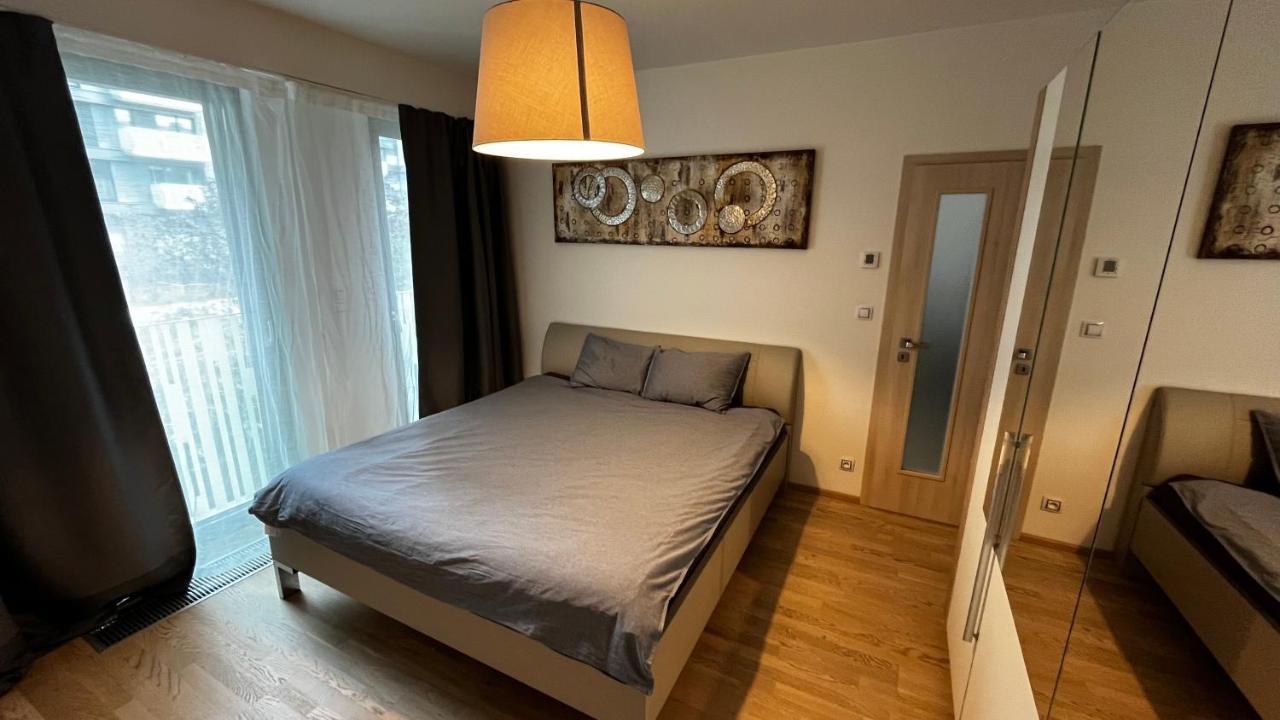 Residence Garden Tower - 8 Min Do Centra, Garaz Prag Eksteriør billede