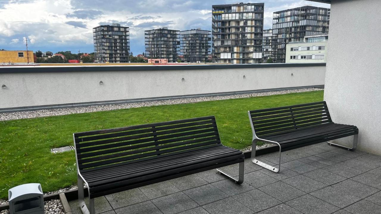 Residence Garden Tower - 8 Min Do Centra, Garaz Prag Eksteriør billede